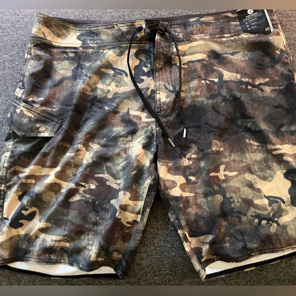 Volcom Mod-Tech Trunks - Picture 1 of 3
